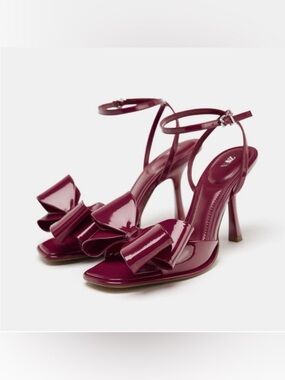 New ZARA Patent Effect Bow Sandals